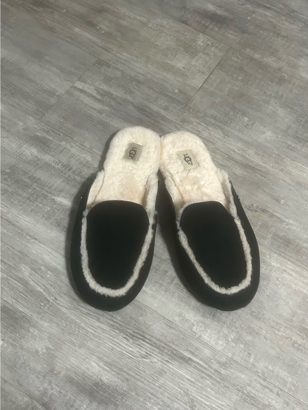 UGG Lane Women’s  Suede/Sheepskin Slippers Size 9